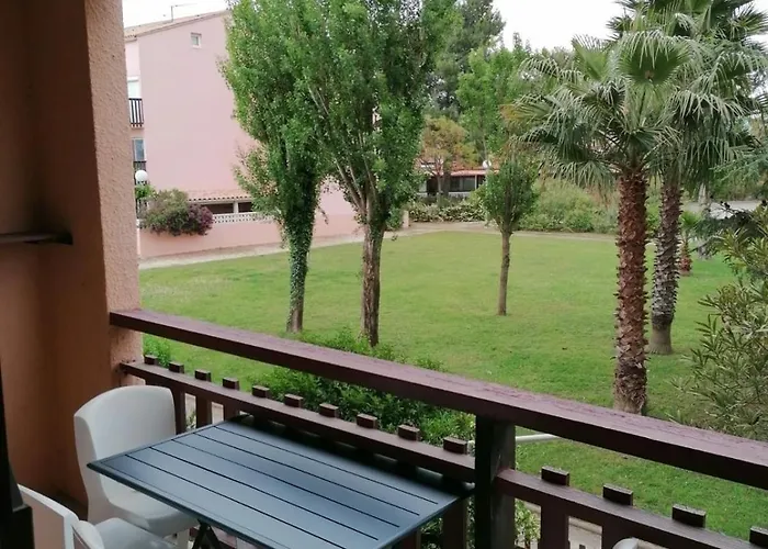 T2, 3 Minutes A Pied De La アパート *